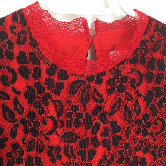 Lace red and navy top - Picture 2 of 10
